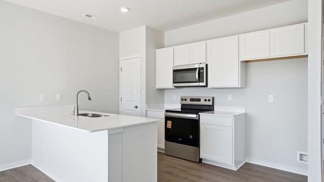 962 Sherwood Loop, Bellefontaine, OH 43311