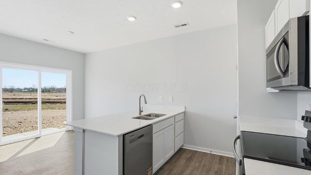 962 Sherwood Loop, Bellefontaine, OH 43311