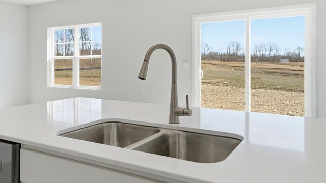 962 Sherwood Loop, Bellefontaine, OH 43311