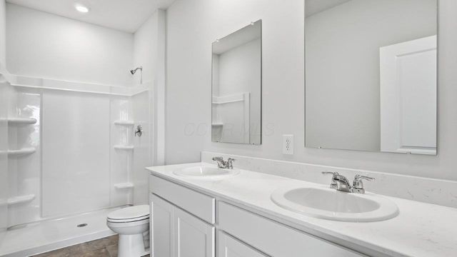 962 Sherwood Loop, Bellefontaine, OH 43311