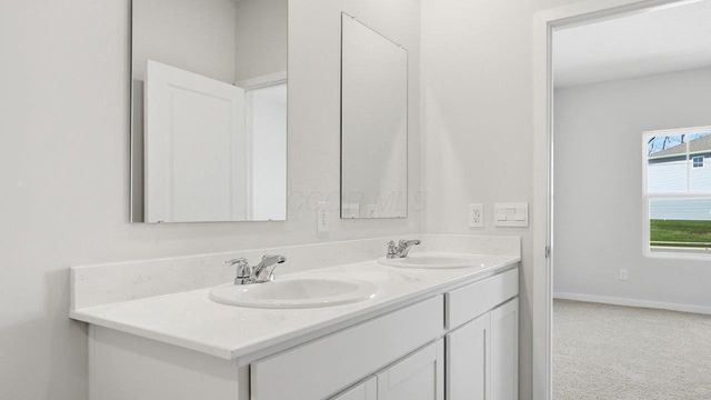 962 Sherwood Loop, Bellefontaine, OH 43311