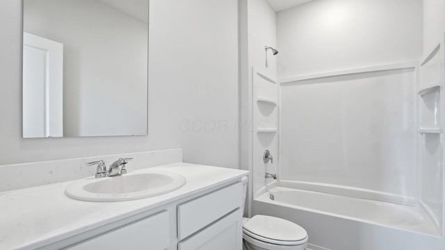962 Sherwood Loop, Bellefontaine, OH 43311