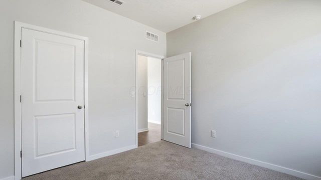 962 Sherwood Loop, Bellefontaine, OH 43311