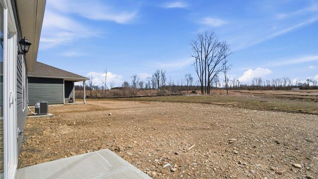 962 Sherwood Loop, Bellefontaine, OH 43311