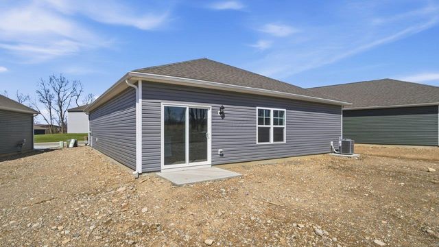 962 Sherwood Loop, Bellefontaine, OH 43311