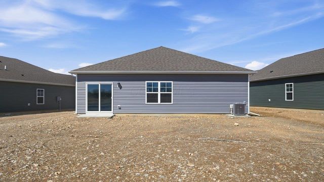 962 Sherwood Loop, Bellefontaine, OH 43311