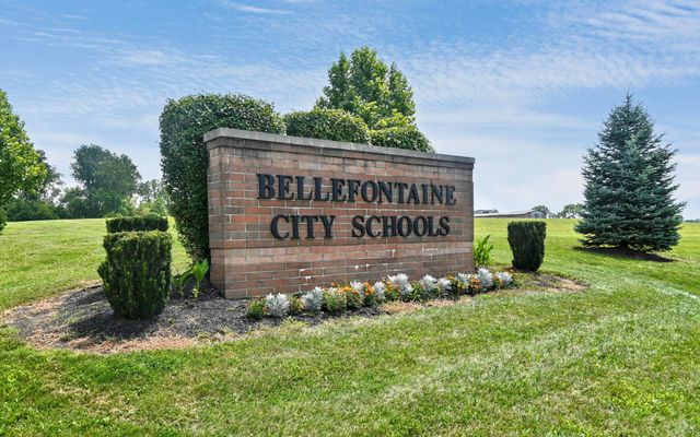 962 Sherwood Loop, Bellefontaine, OH 43311