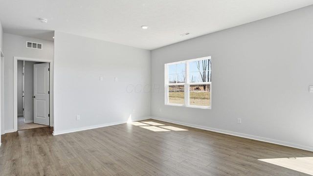 962 Sherwood Loop, Bellefontaine, OH 43311