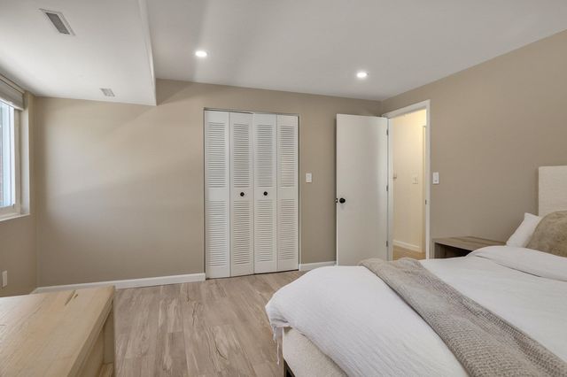 4 Brookside Dr Apt 10, Exeter, NH 03833