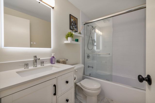 4 Brookside Dr Apt 10, Exeter, NH 03833