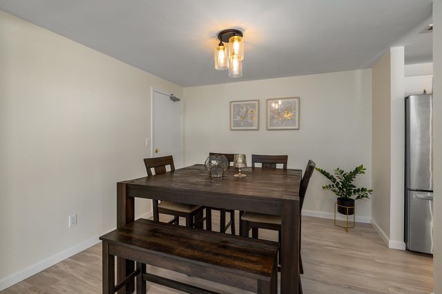 4 Brookside Dr Apt 10, Exeter, NH 03833