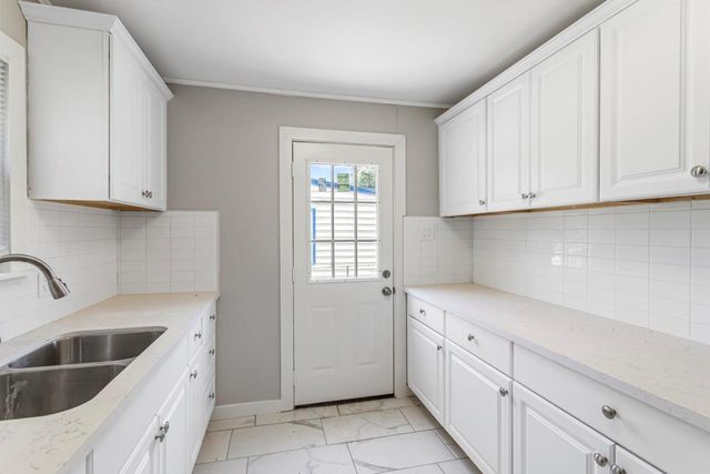 1202 13th Street N, Texas City, TX 77590