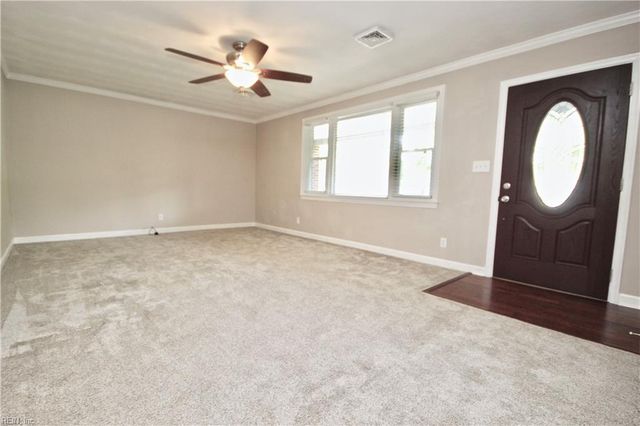 400 Briarfield DR, Chesapeake, VA 23322