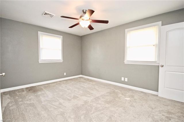 400 Briarfield DR, Chesapeake, VA 23322
