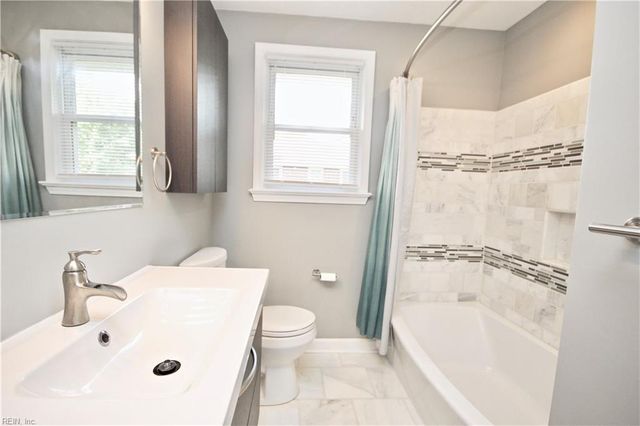 400 Briarfield DR, Chesapeake, VA 23322