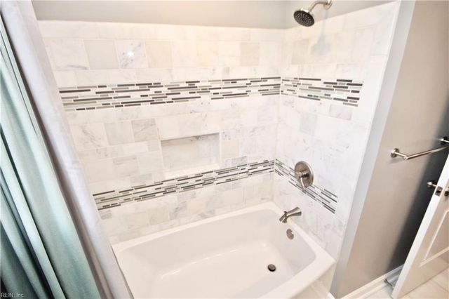400 Briarfield DR, Chesapeake, VA 23322