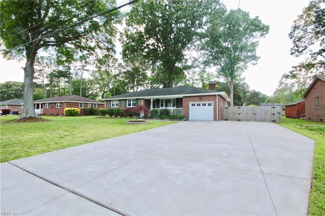 400 Briarfield DR, Chesapeake, VA 23322