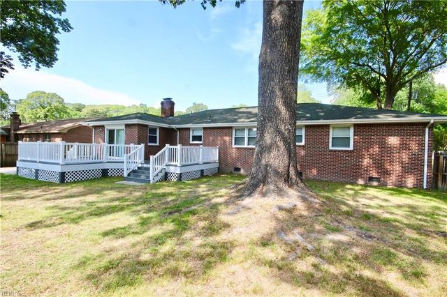 400 Briarfield DR, Chesapeake, VA 23322
