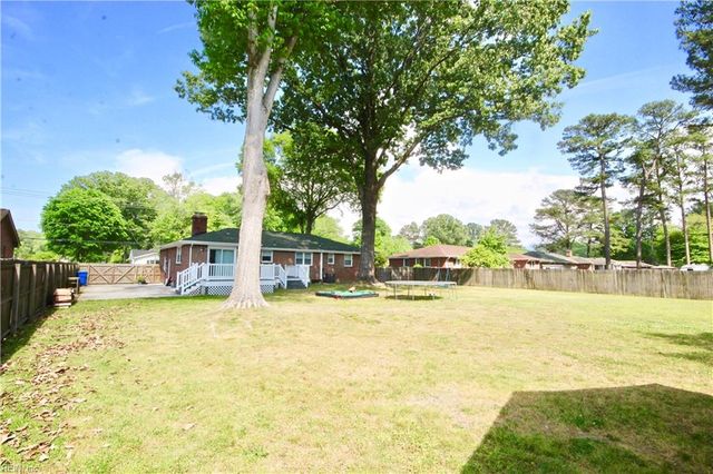 400 Briarfield DR, Chesapeake, VA 23322