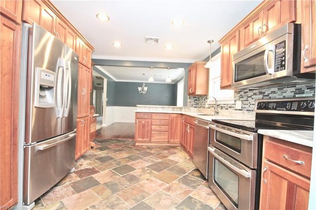 400 Briarfield DR, Chesapeake, VA 23322