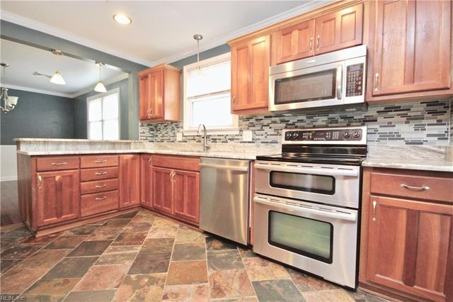 400 Briarfield DR, Chesapeake, VA 23322