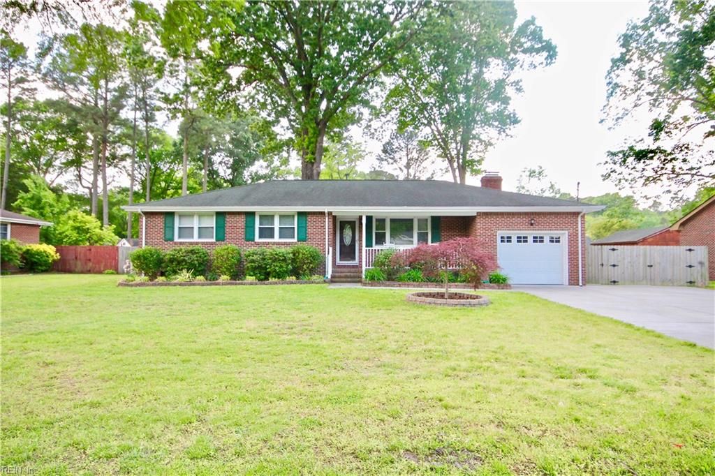 400 Briarfield DR, Chesapeake, VA 23322
