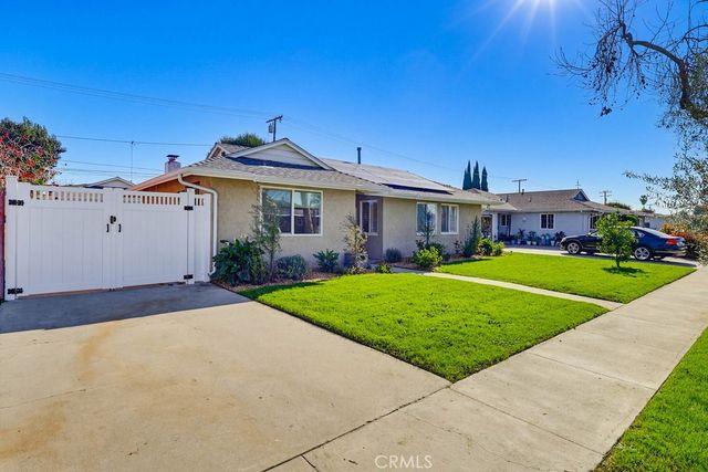 3326 Hackett, Long Beach, CA 90808