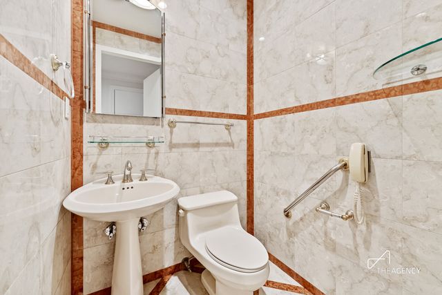 259 W 90TH Street, New York City, NY 10024