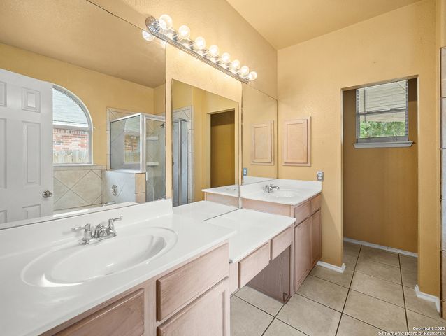 6511 Ridge Place St, San Antonio, TX 78250