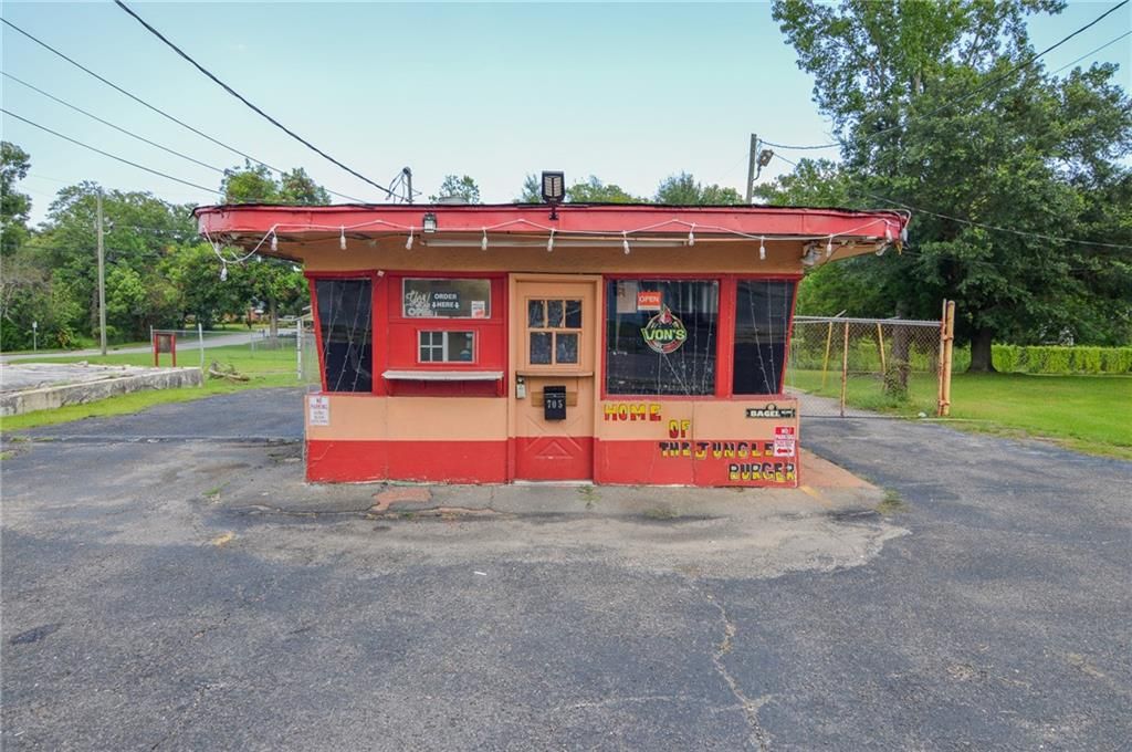 705 Holcombe Avenue, Mobile, AL 36606 — exterior