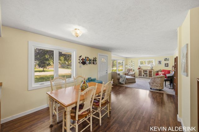 34 W 37th Street, Holland City, MI 49423