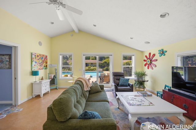 34 W 37th Street, Holland City, MI 49423