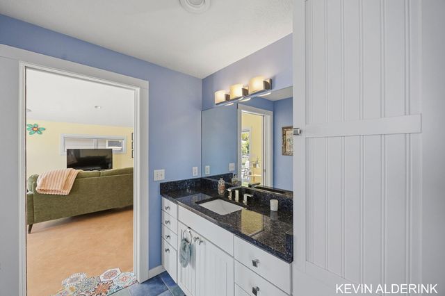 34 W 37th Street, Holland City, MI 49423