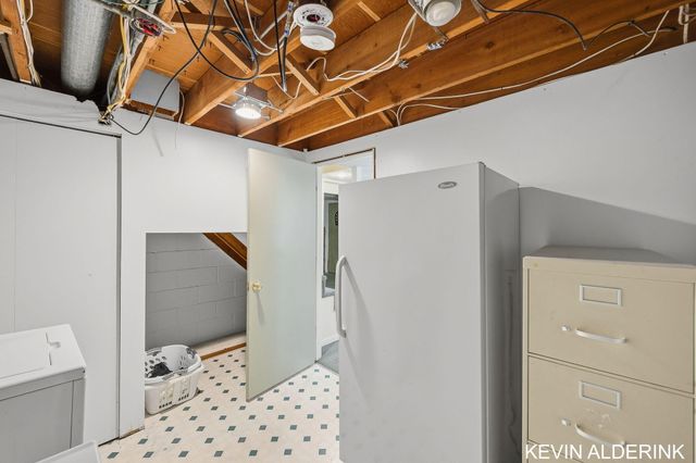 34 W 37th Street, Holland City, MI 49423