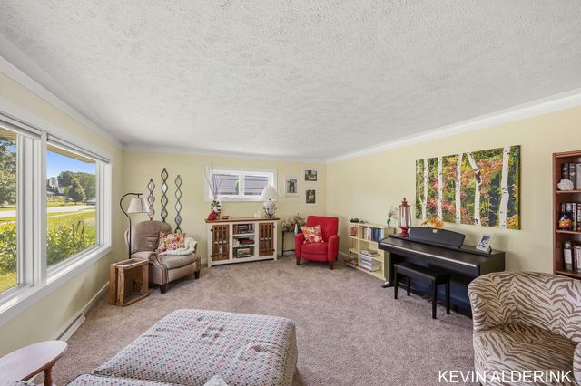34 W 37th Street, Holland City, MI 49423