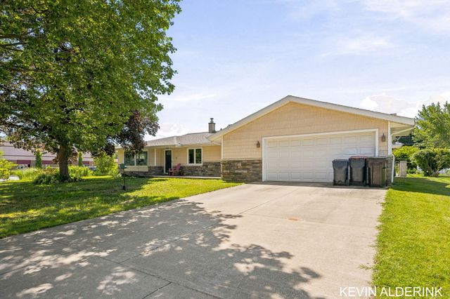 34 W 37th Street, Holland City, MI 49423