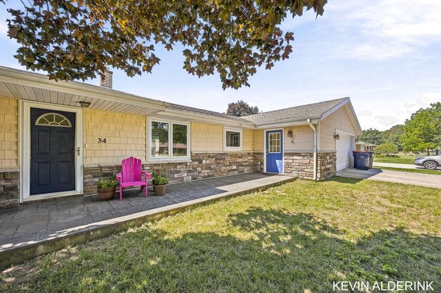 34 W 37th Street, Holland City, MI 49423
