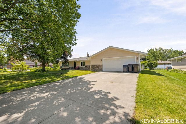 34 W 37th Street, Holland City, MI 49423