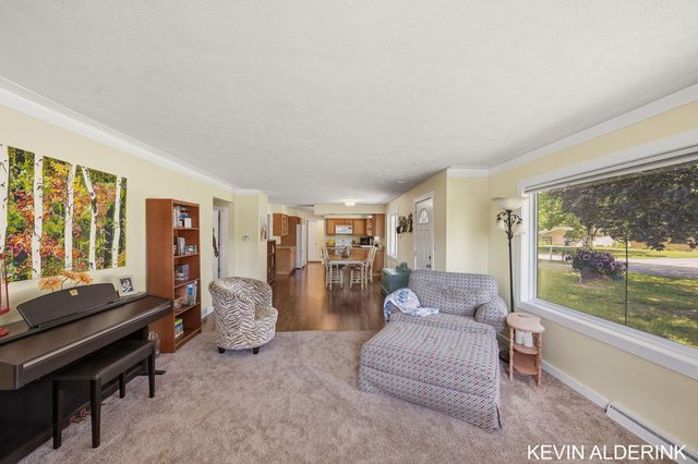 34 W 37th Street, Holland City, MI 49423