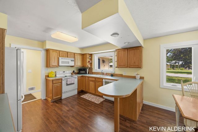 34 W 37th Street, Holland City, MI 49423
