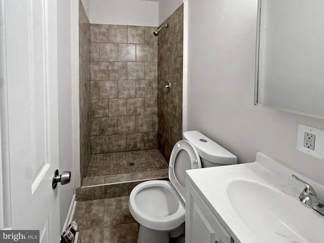 910 N ARLINGTON AVE, Baltimore, MD 21217