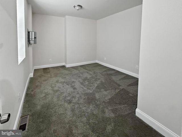 910 N ARLINGTON AVE, Baltimore, MD 21217