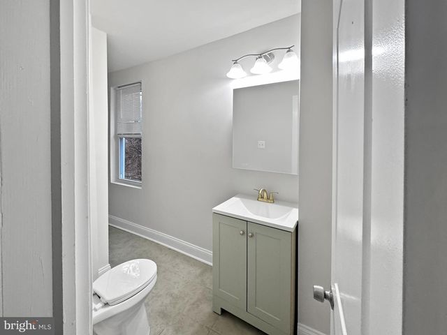 910 N ARLINGTON AVE, Baltimore, MD 21217