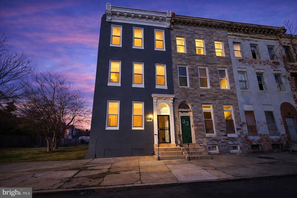 910 N ARLINGTON AVE, Baltimore, MD 21217