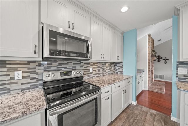 3432 Vine Ridge, Bedford, TX 76021