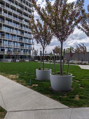 131-02A 40th Road 18H, Flushing, NY 11354