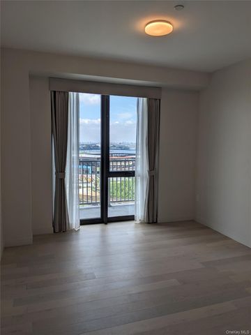 131-02A 40th Road 18H, Flushing, NY 11354