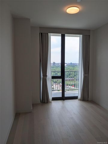131-02A 40th Road 18H, Flushing, NY 11354