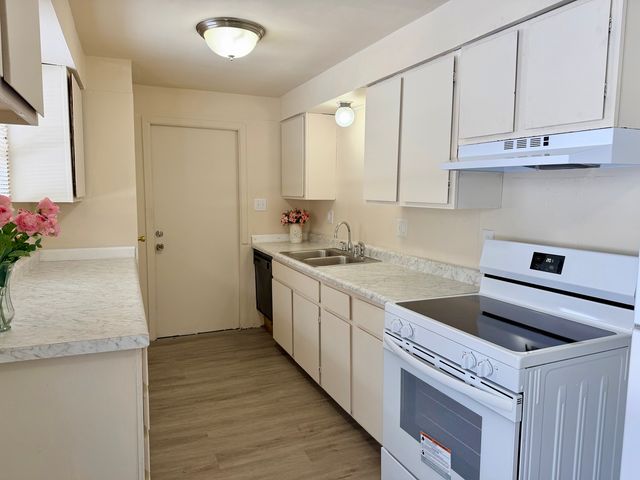 2016 Greendale Drive, Champaign, IL 61821