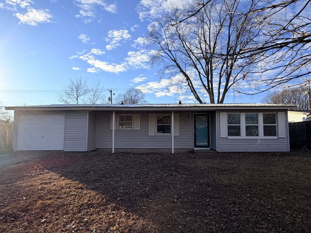 2016 Greendale Drive, Champaign, IL 61821